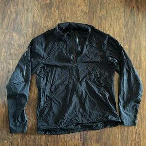Lululemon windbreaker